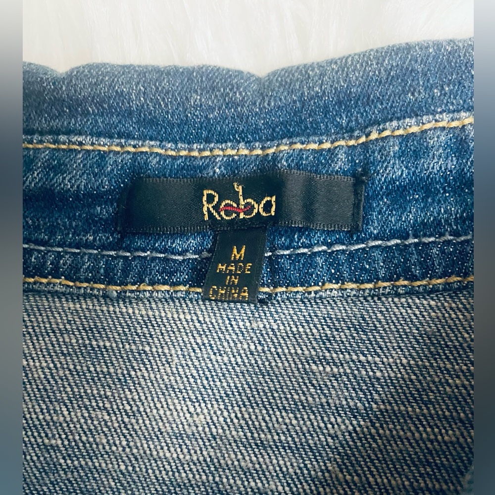 Reba Sz M Blue Denim Womens Jacket with Studs and appliqué design on back - Picture 3 of 11